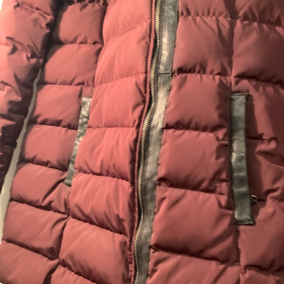 DANIER - Genuine leather Burgundy coat with Coyote Fur - Picture 7 of 12